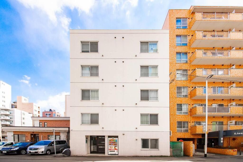 Yellow Sapporo Exterior foto